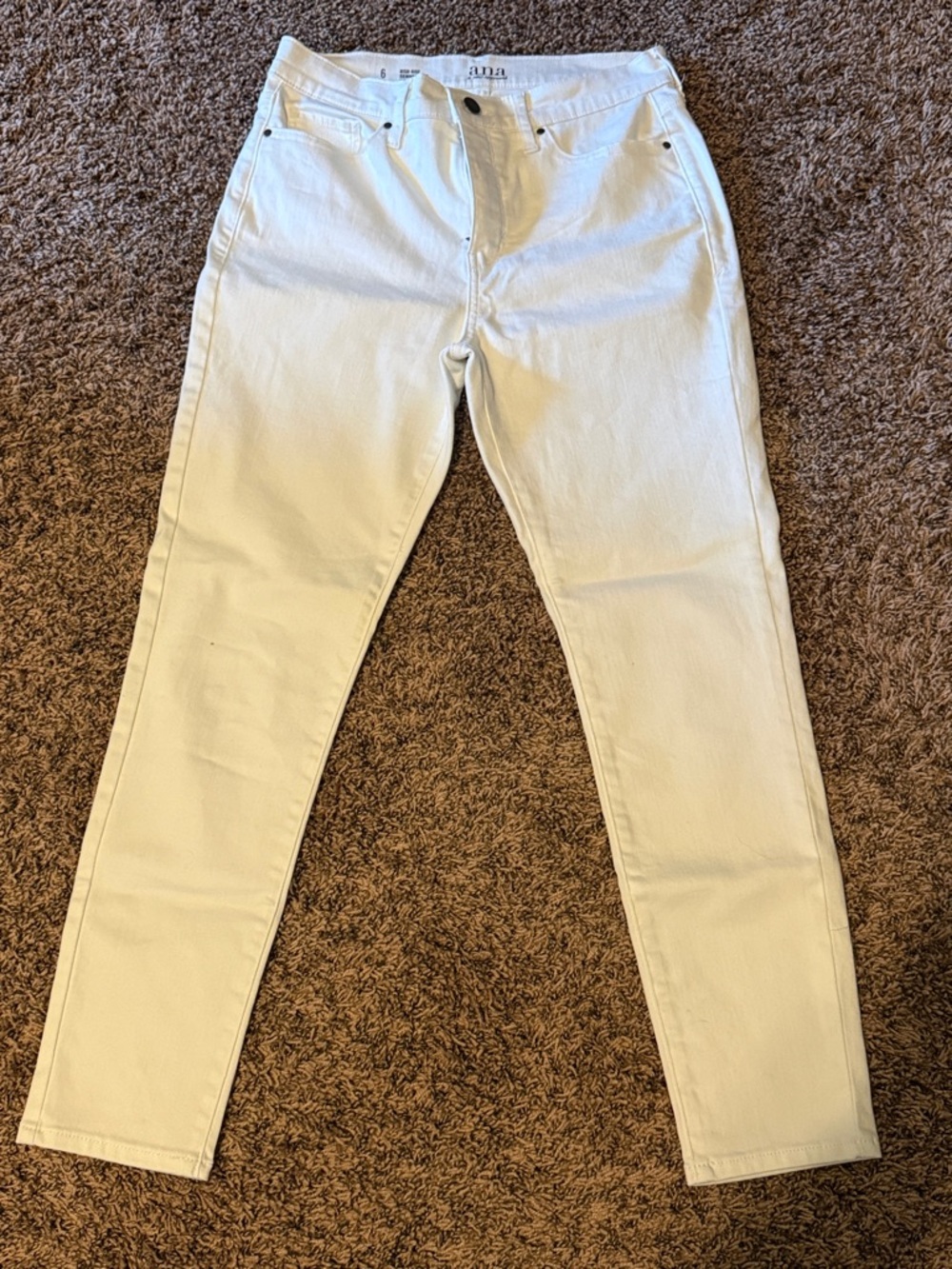 a.n.a women’s Slim Straight White Jeans